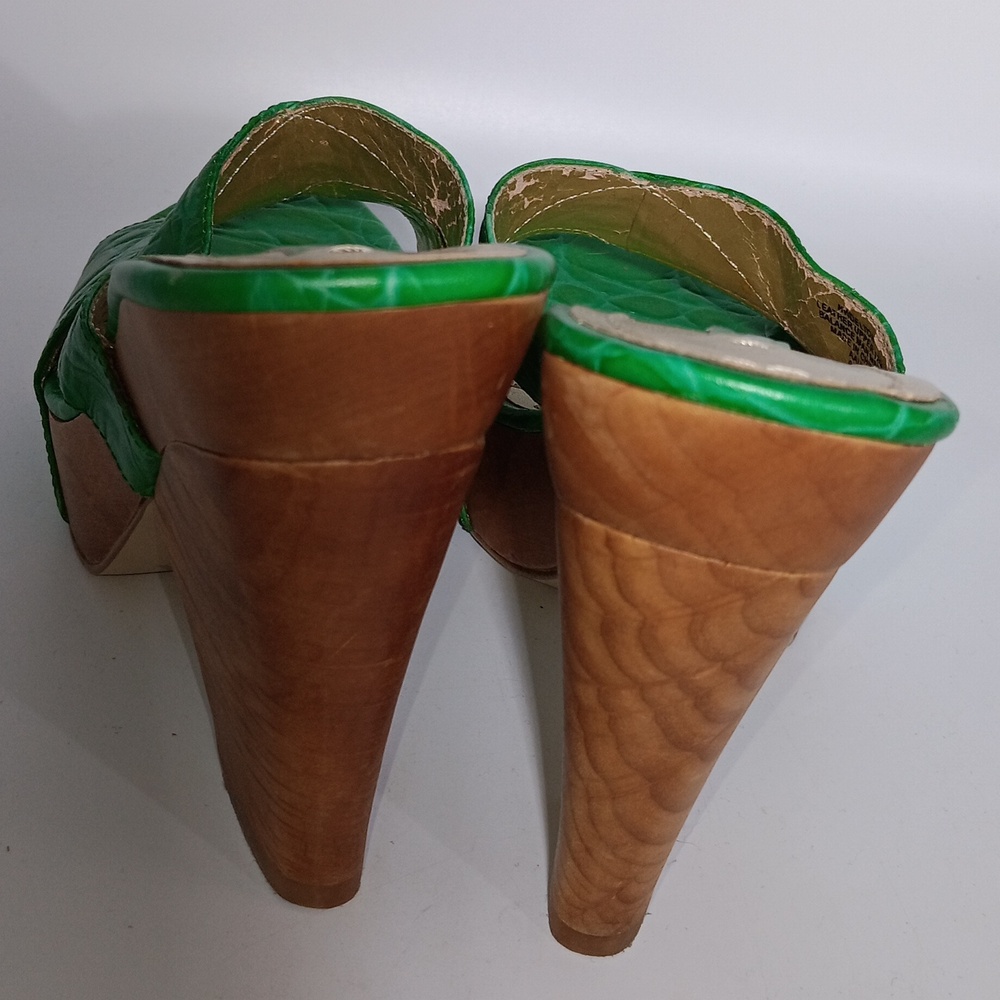 NINE  WEST VIBRANT GREEN WEDGE HEELS - Picture 4 of 6